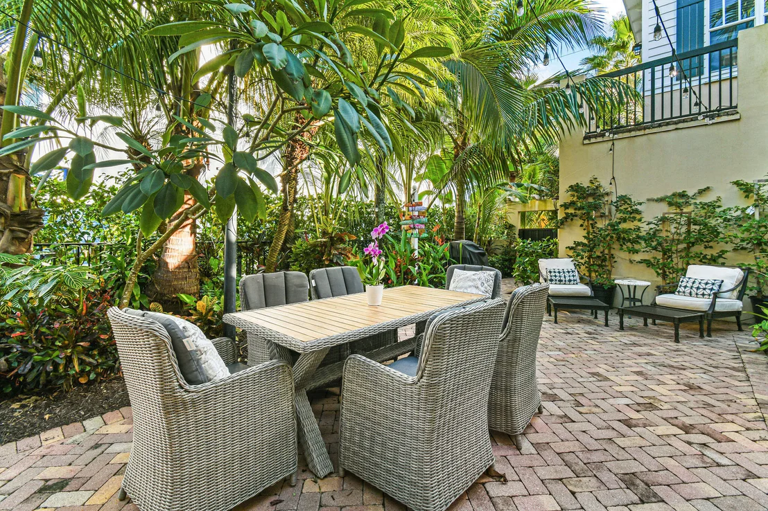Photo of 256 W Bay Cedar Circle