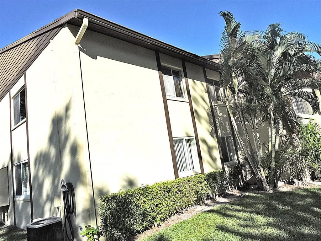 Photo of Unit C2 at 320 Pine Ridge Circle