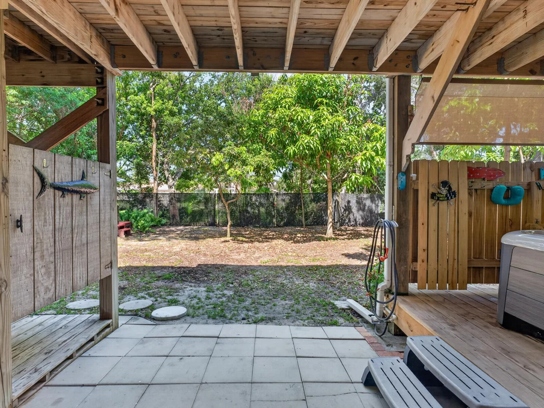 Photo of 9435 Frangipani Drive