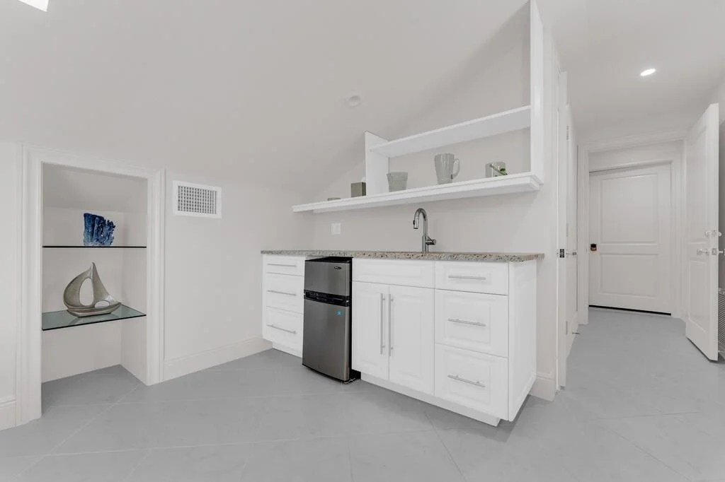 Photo of 355 Oakview Drive