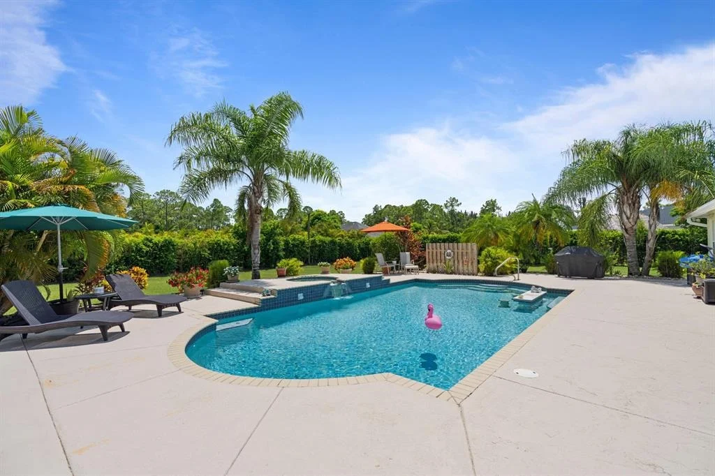 Photo of 7166 Avocado Boulevard