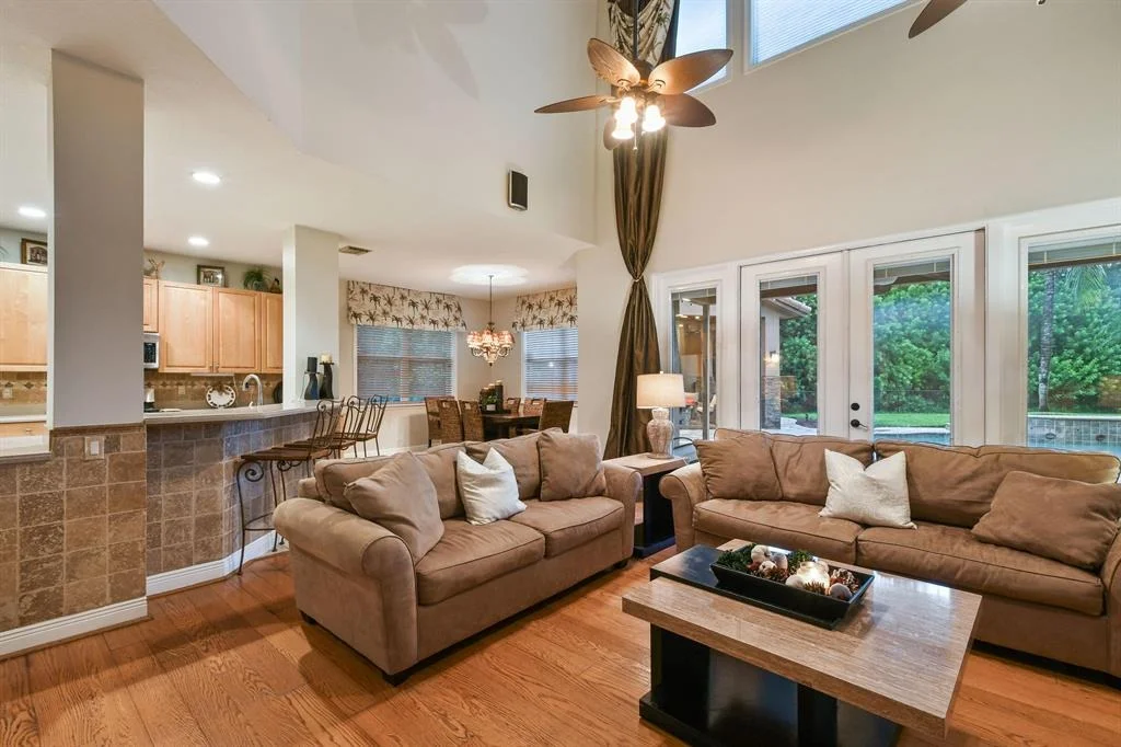 Photo of 352 Kingfisher Drive
