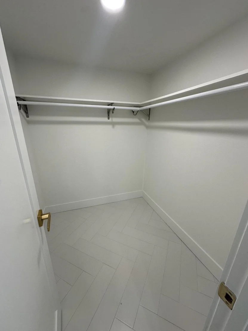 Photo of Unit F405 at 950 Lavers Circle