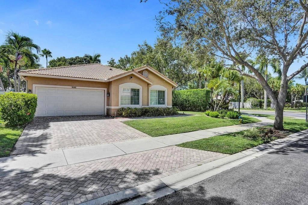 Photo of 1660 W Classical Boulevard