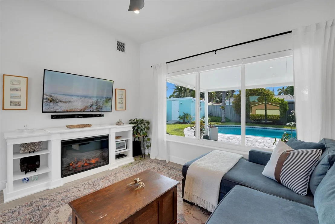 Photo of 17 SE 9th Avenue