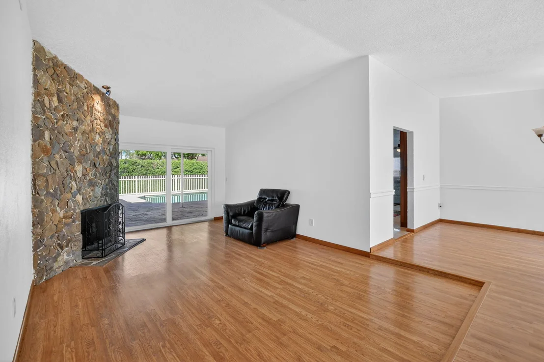Photo of 20876 Sugarloaf Lane