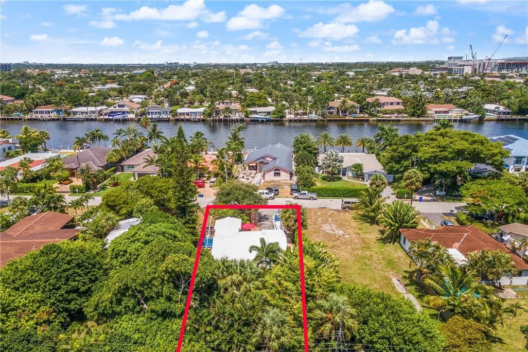Photo of 500 S Riverside Drive