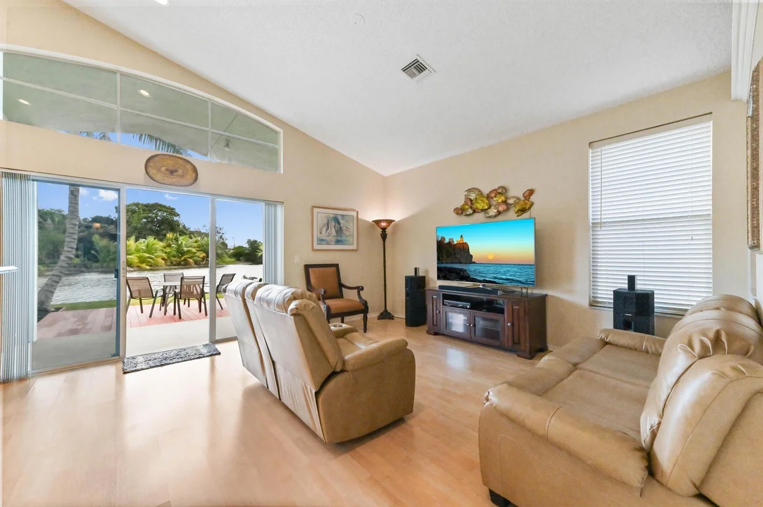 Photo of 9520 Lago Drive