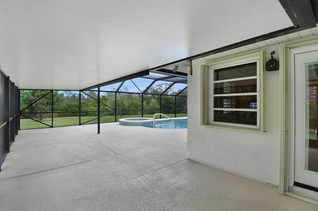 Photo of 895 SE Waterside Way