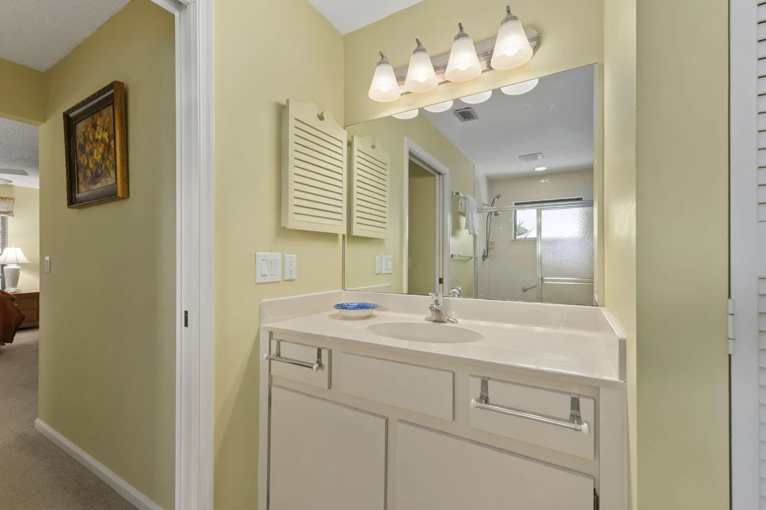 Photo of 4873 SE Bayshore Terrace