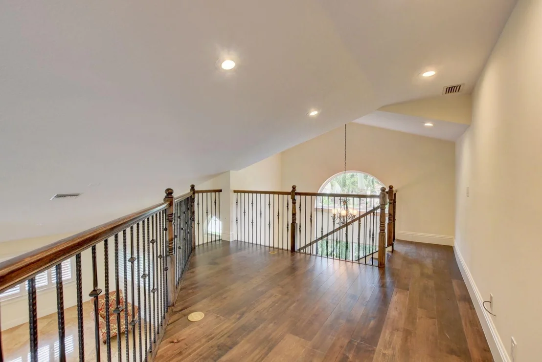Photo of 327 Seneca Lane