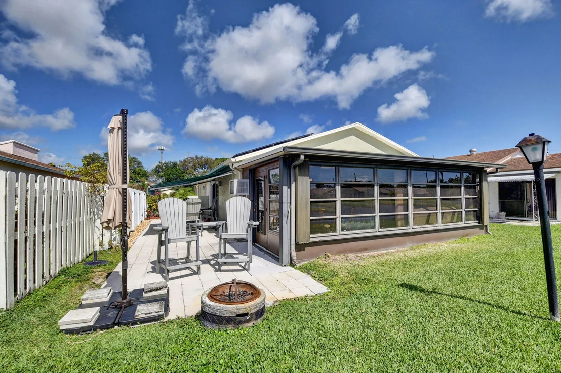 Photo of 5102 Mirror Lakes Boulevard