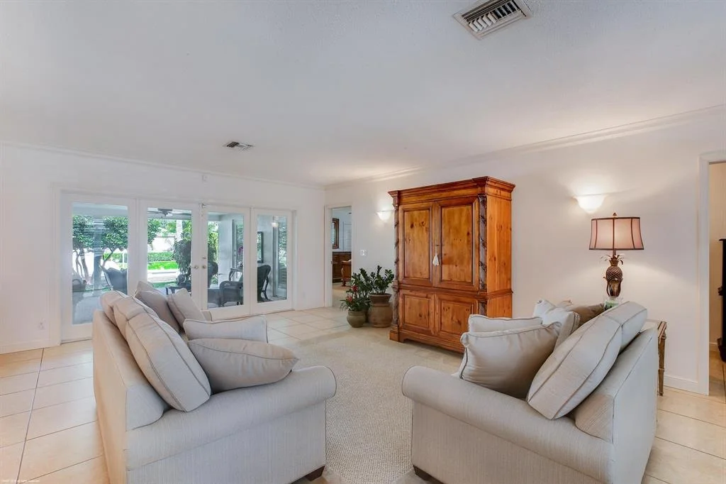 Photo of 921 Hickory Terrace