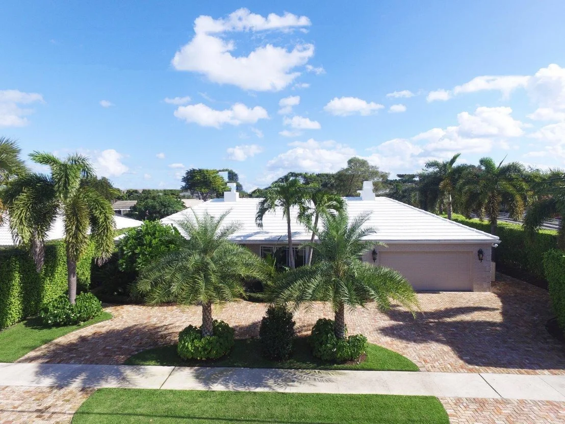 Photo of 998 Cypress Way