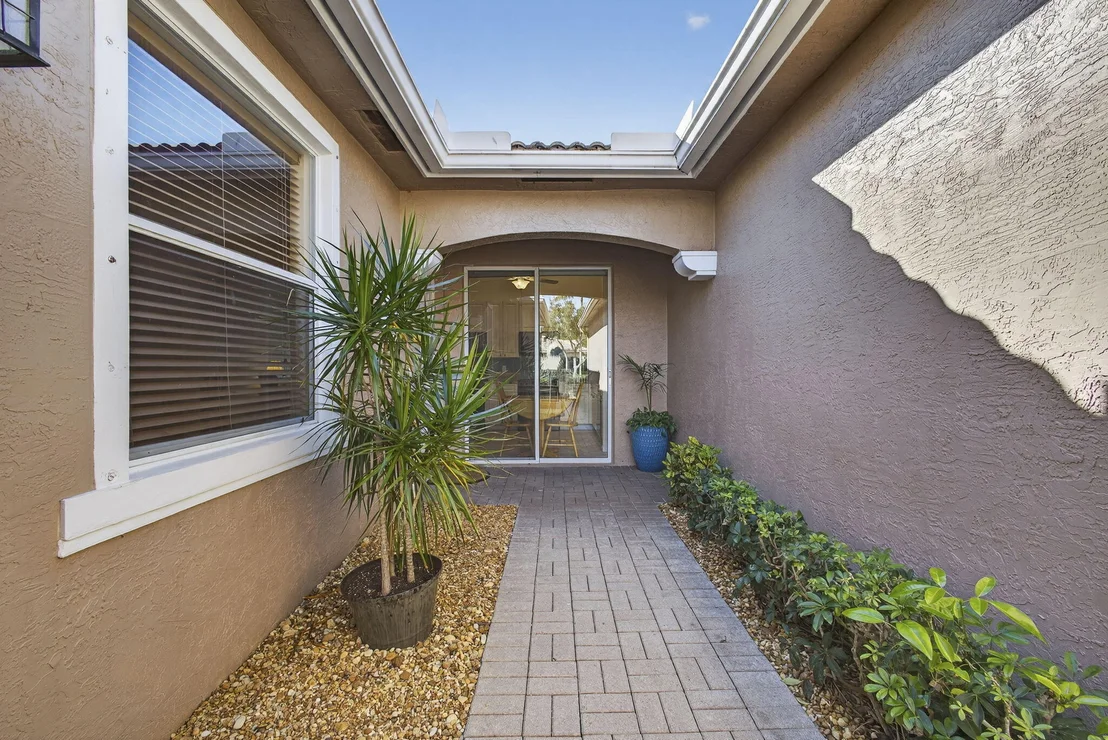 Photo of 8638 Lineyard Cay