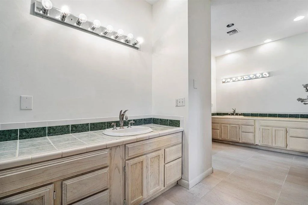 Photo of 6077 Pineneedle Lane