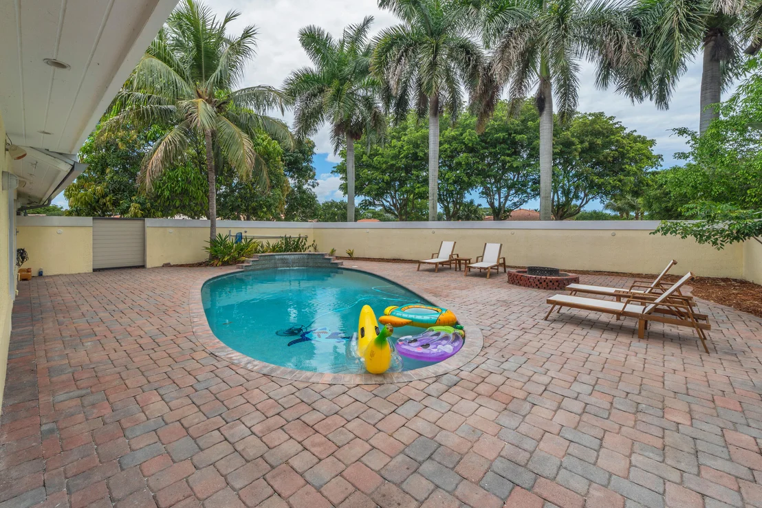 Photo of 5844 Pinebrook Drive
