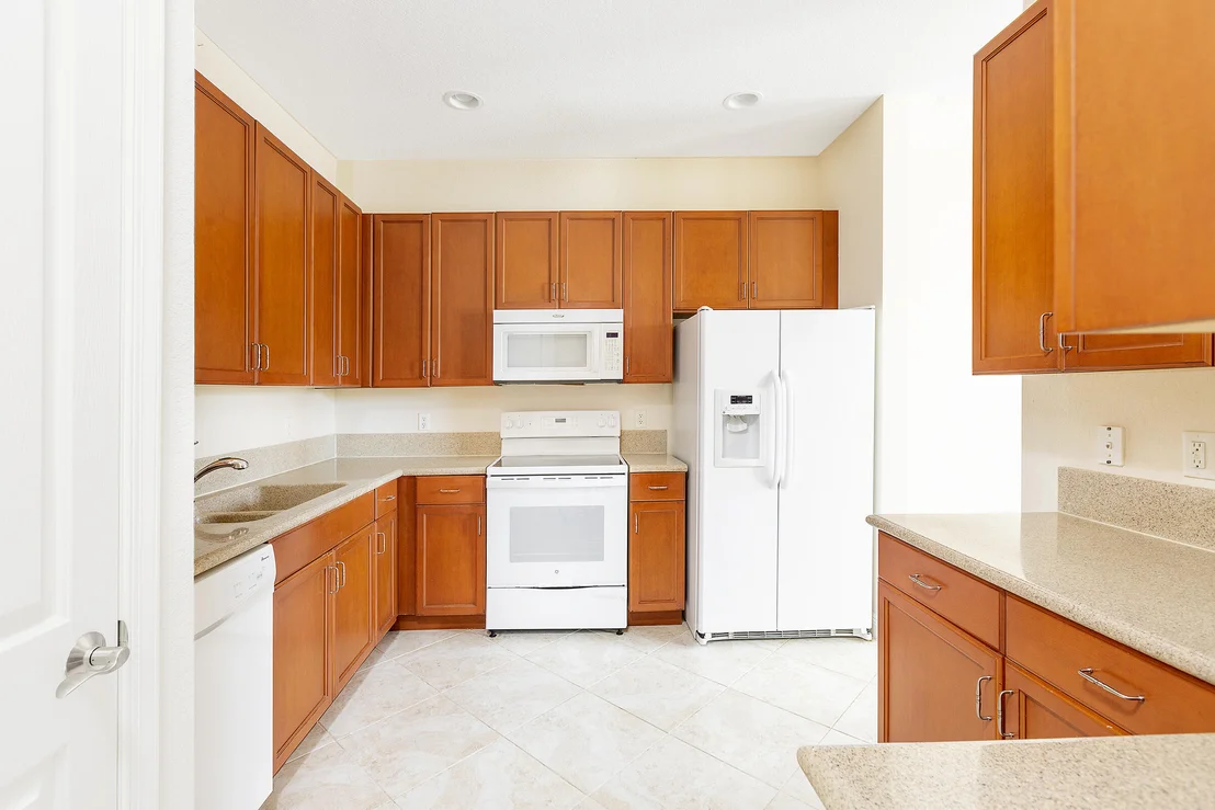 Photo of Unit 1021 at 6807 LAKESIDE Circle N