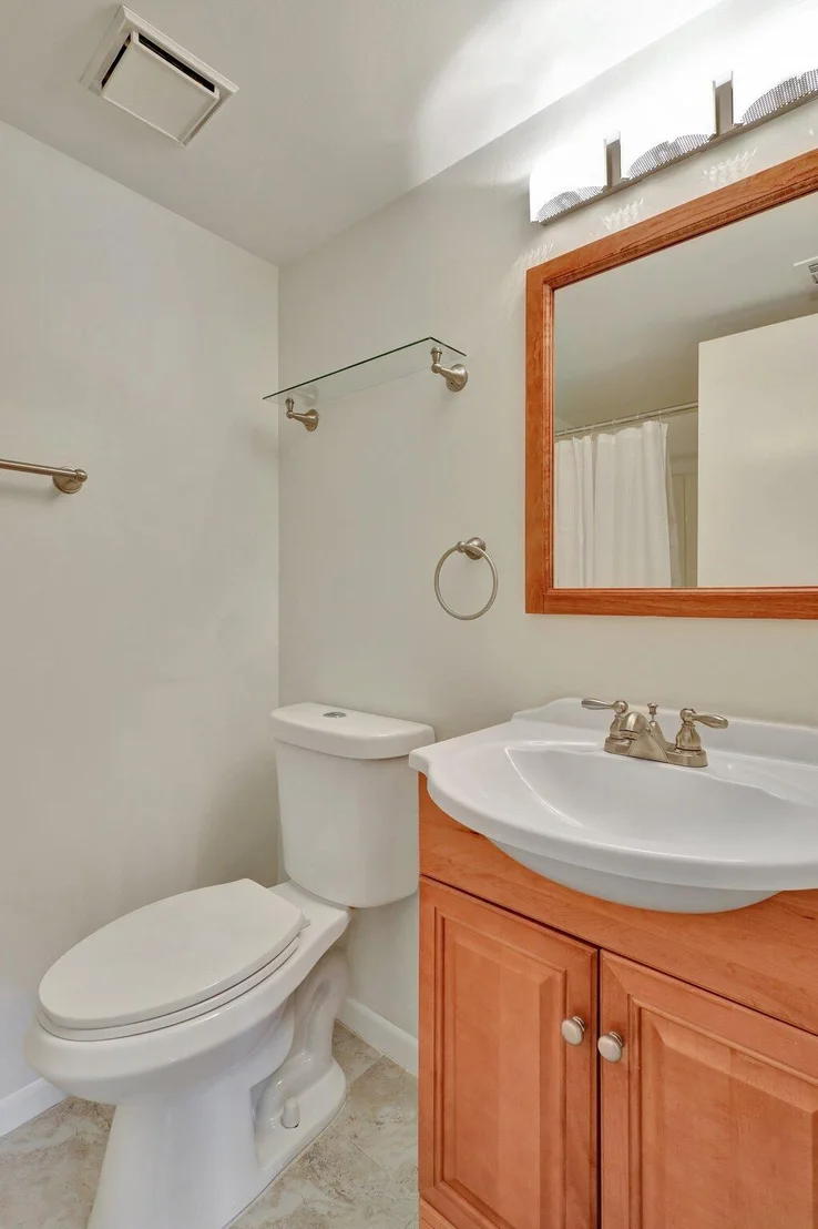 Photo of Unit C at 801 Pinecrest Circle