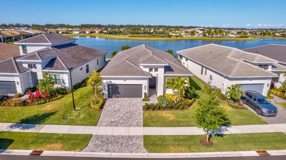 Photo of 15865 Key Biscayne Lane