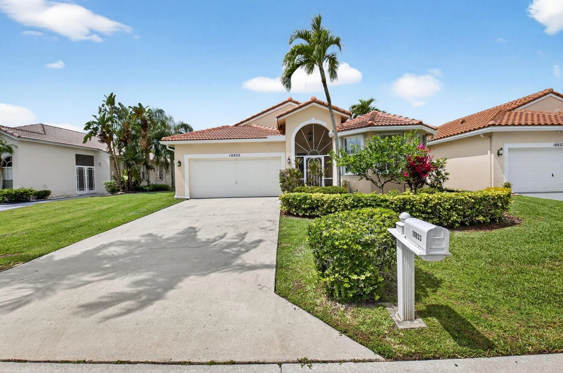 Photo of 10833 Madison Drive