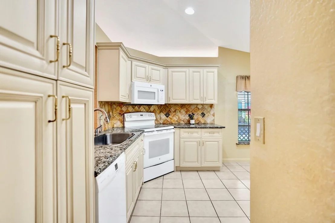 Photo of 8140 Palm Gate Drive