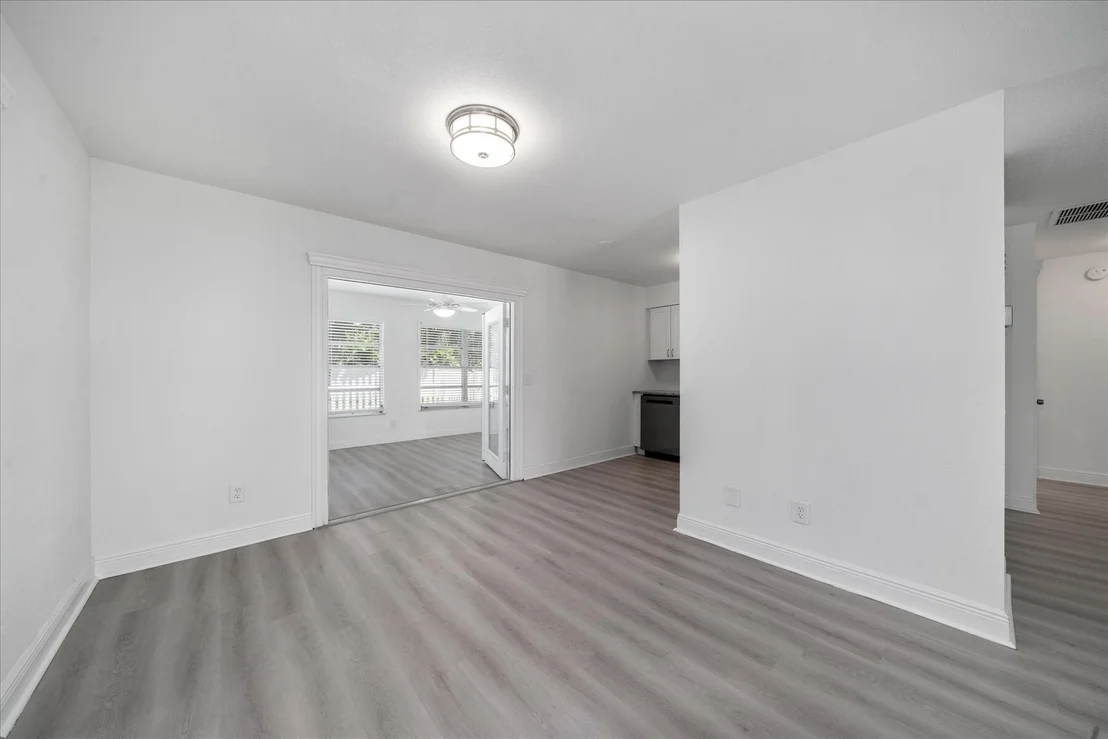 Photo of 421 Oak Street