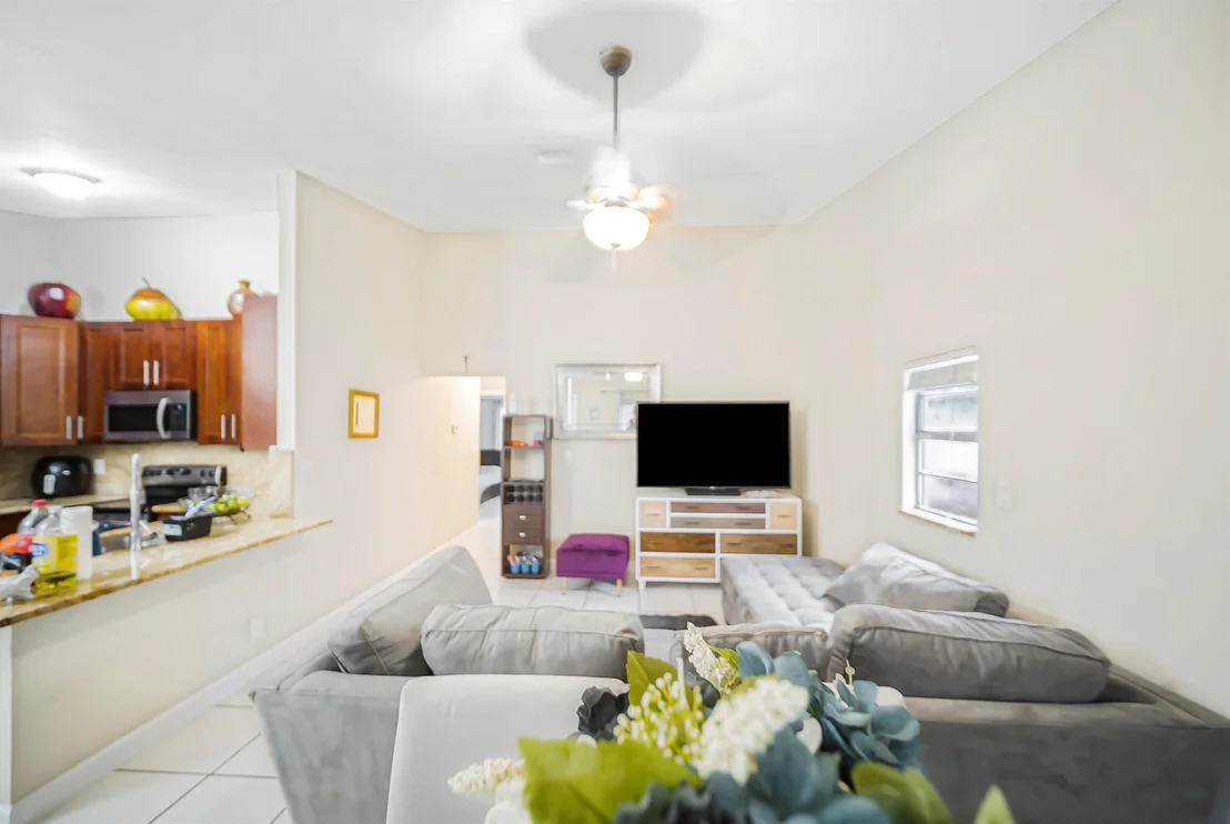 Photo of 22943 Sandalfoot Boulevard