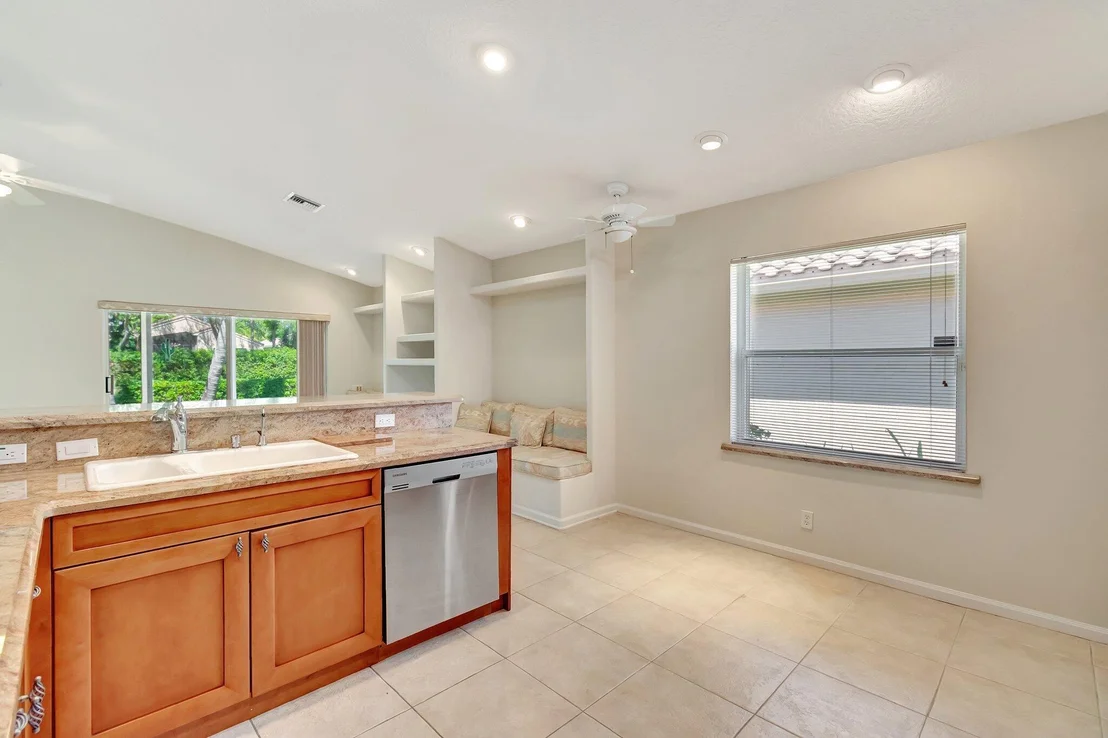 Photo of 6631 Sherbrook Drive