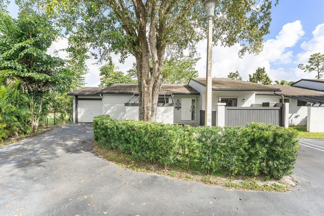 Photo of 107 Conaskonk Circle