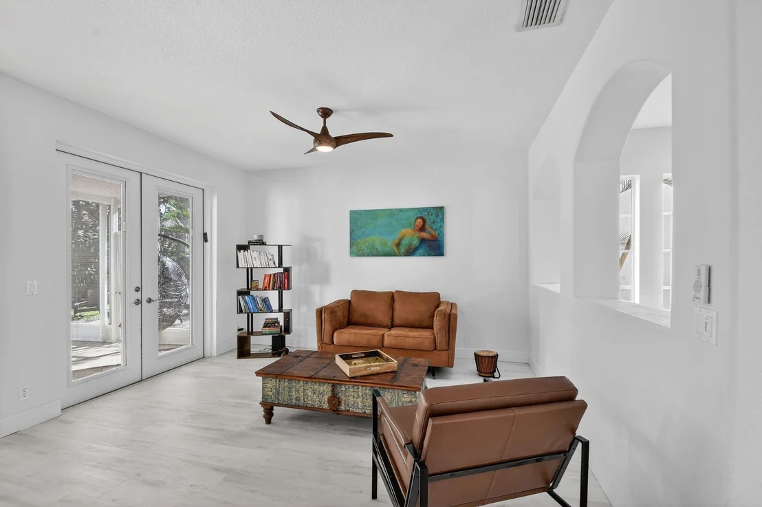 Photo of 1605 E Classical Boulevard