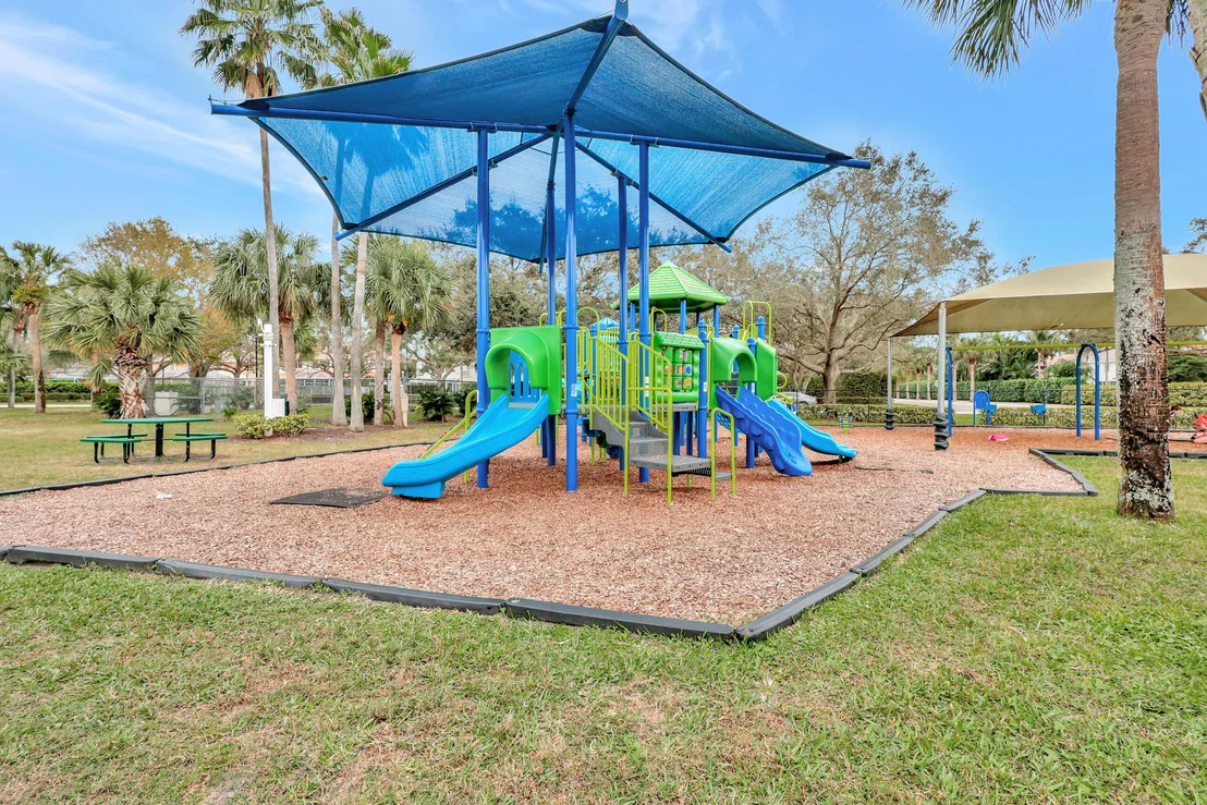 Photo of 1039 Egret Circle N