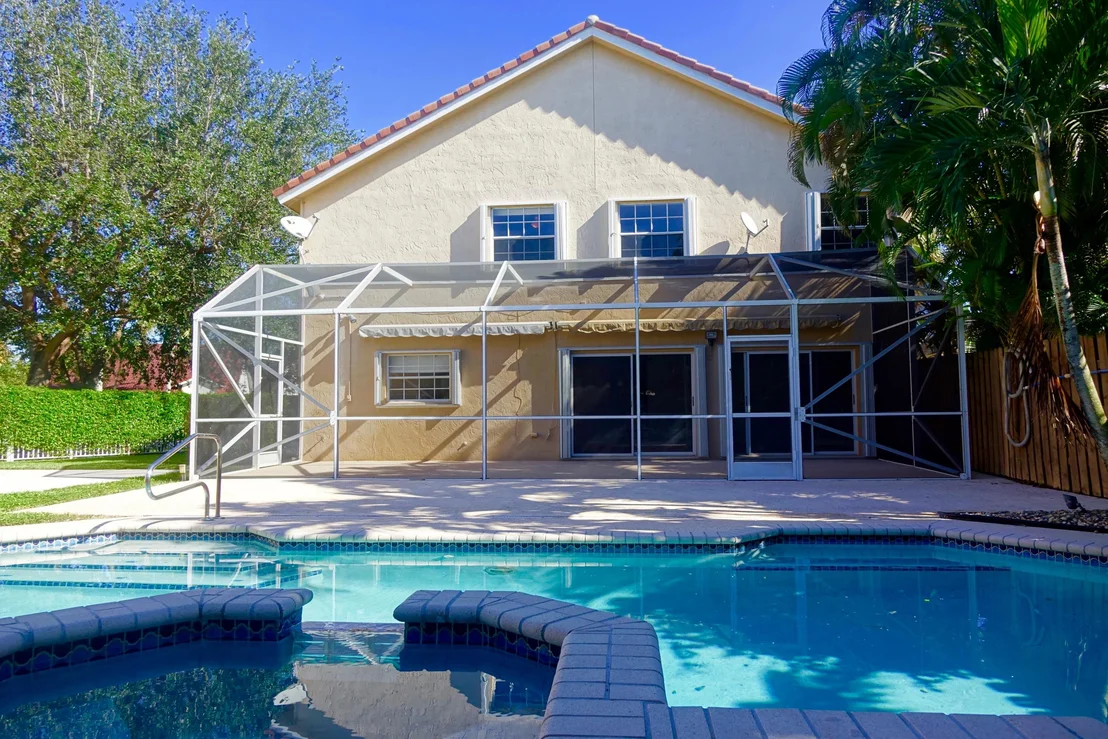 Photo of 11061 Lakeaire Circle