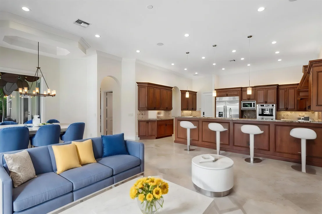 Photo of 953 Banyan Drive