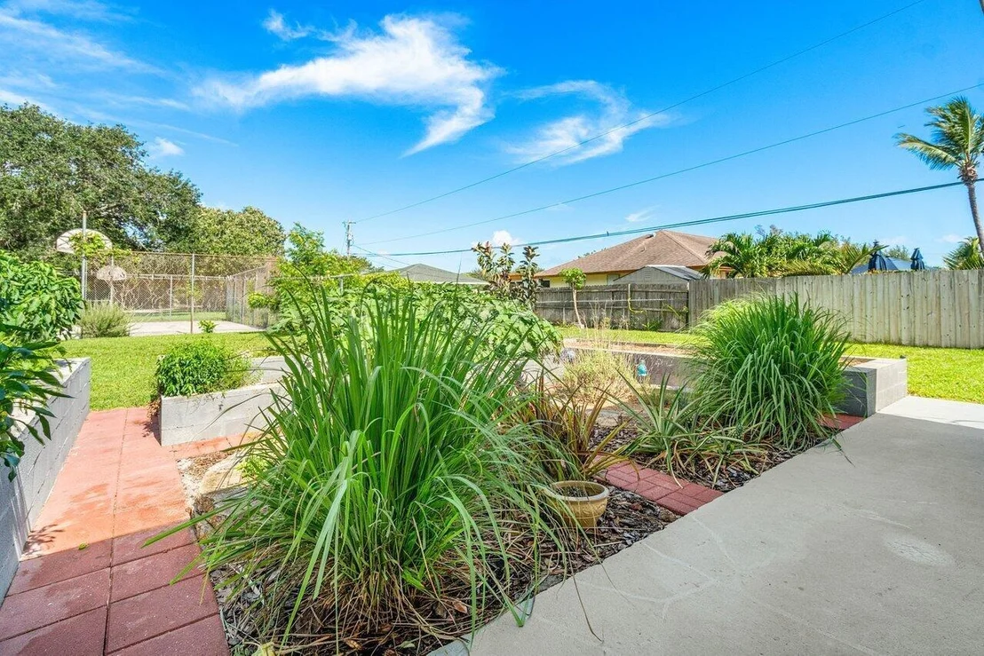 Photo of 6435 Boyd Lane