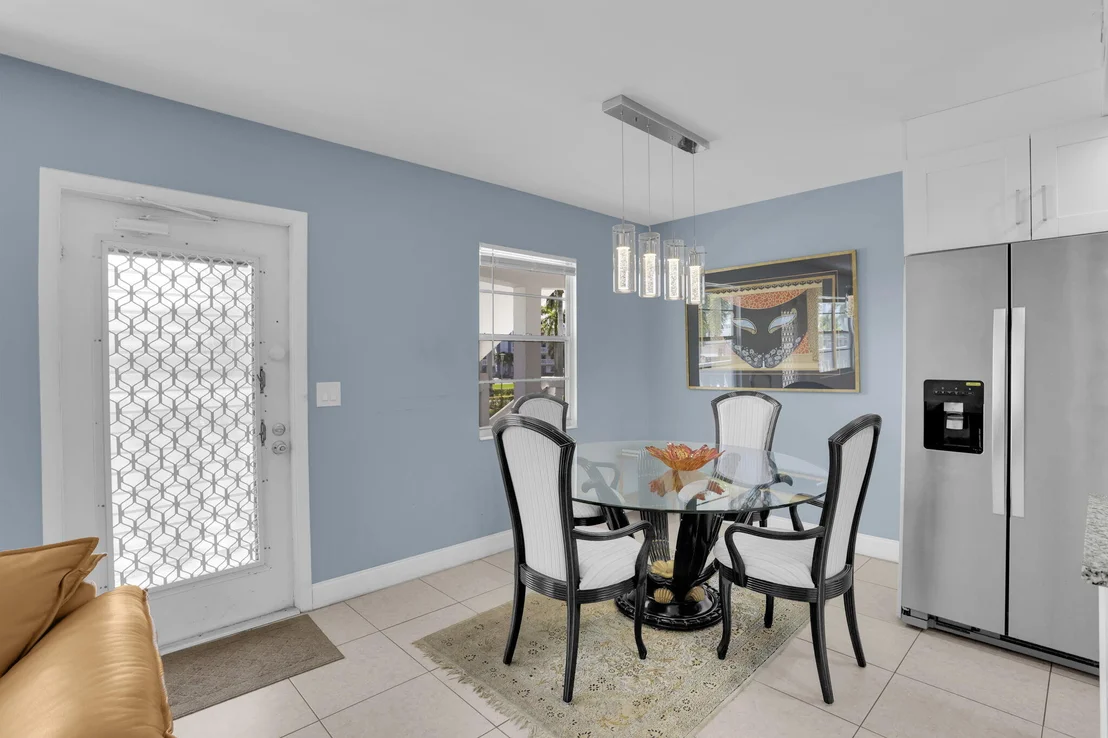Photo of 2070 Exeter D