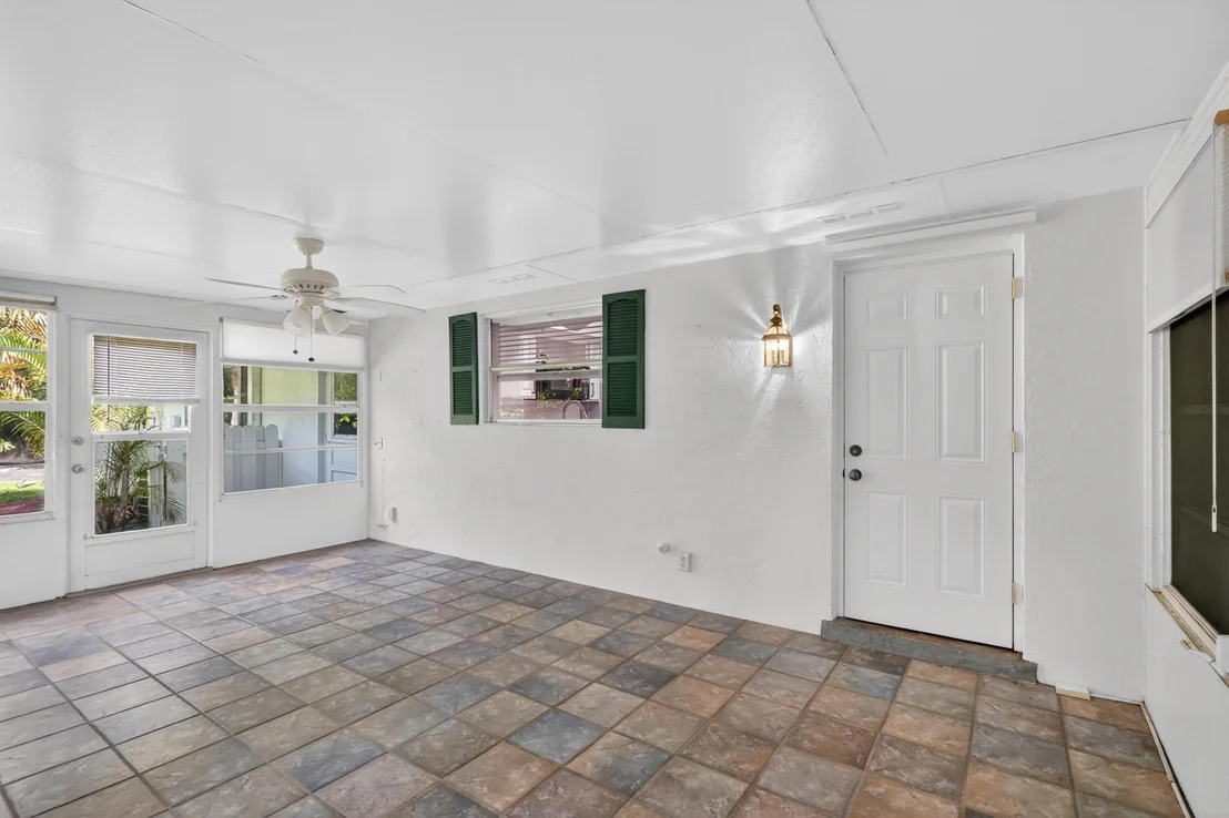 Photo of 1233 NW River Terrace