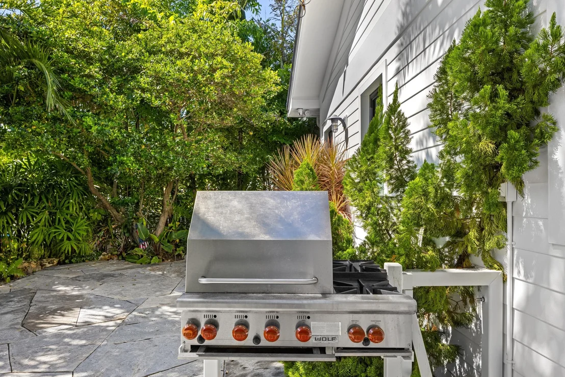 Photo of 940 Greenbriar Drive