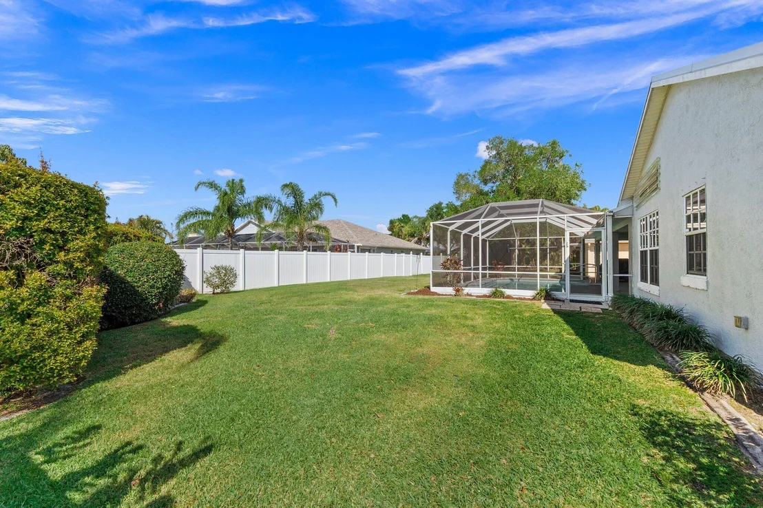Photo of 6875 Bronte Circle