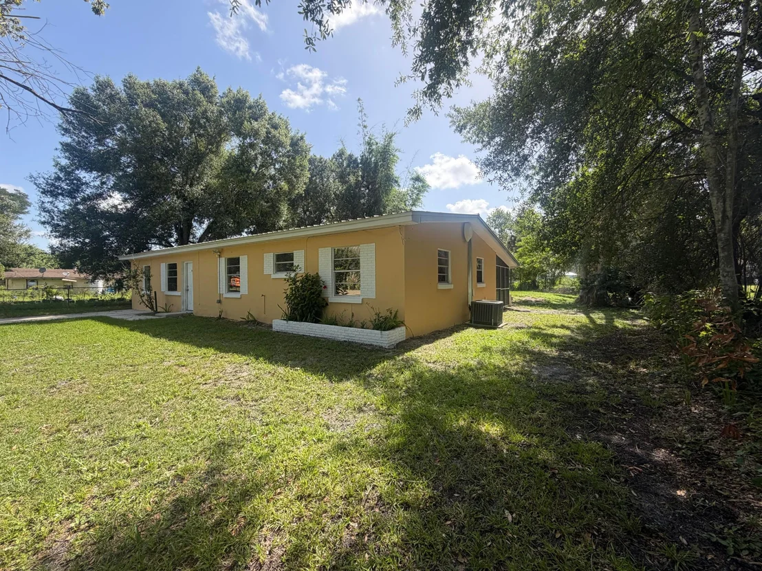Photo of 3032 NW 35TH Avenue