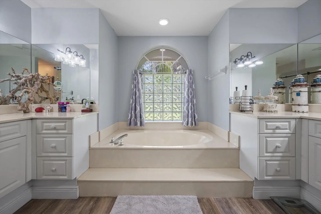 Photo of 2558 Palm Deer Drive