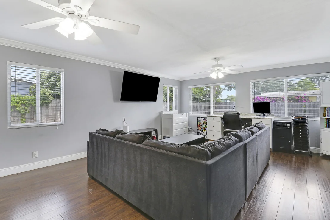 Photo of 532 Riverside Drive
