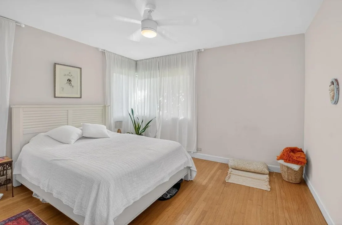 Photo of 215 N Seacrest Circle