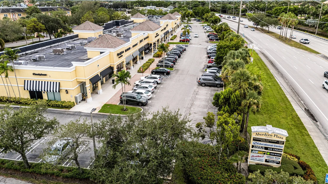 Photo of 7219 Le Chalet Boulevard