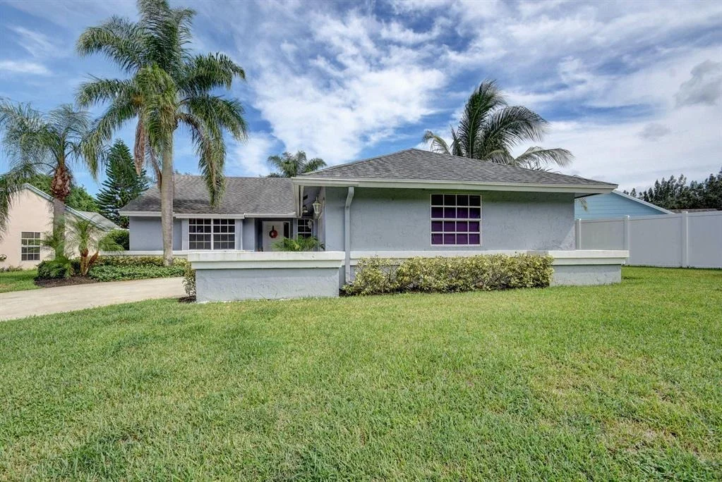 Photo of 1840 Edgewater Drive