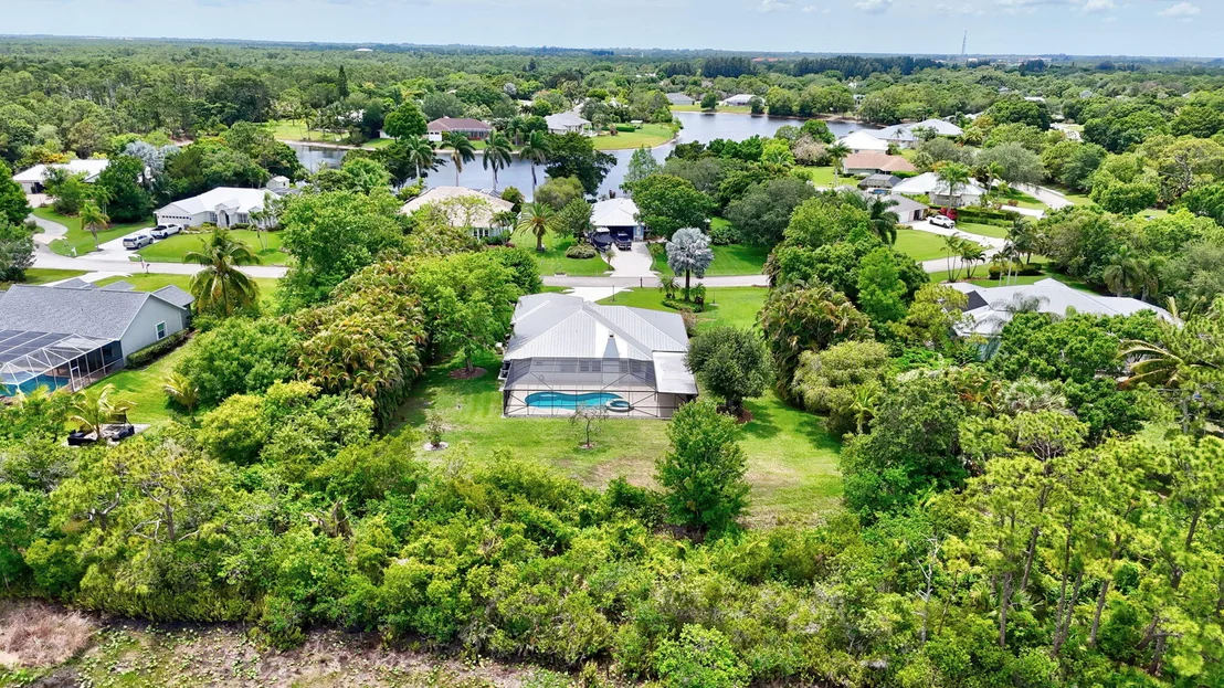 Photo of 895 SE Waterside Way
