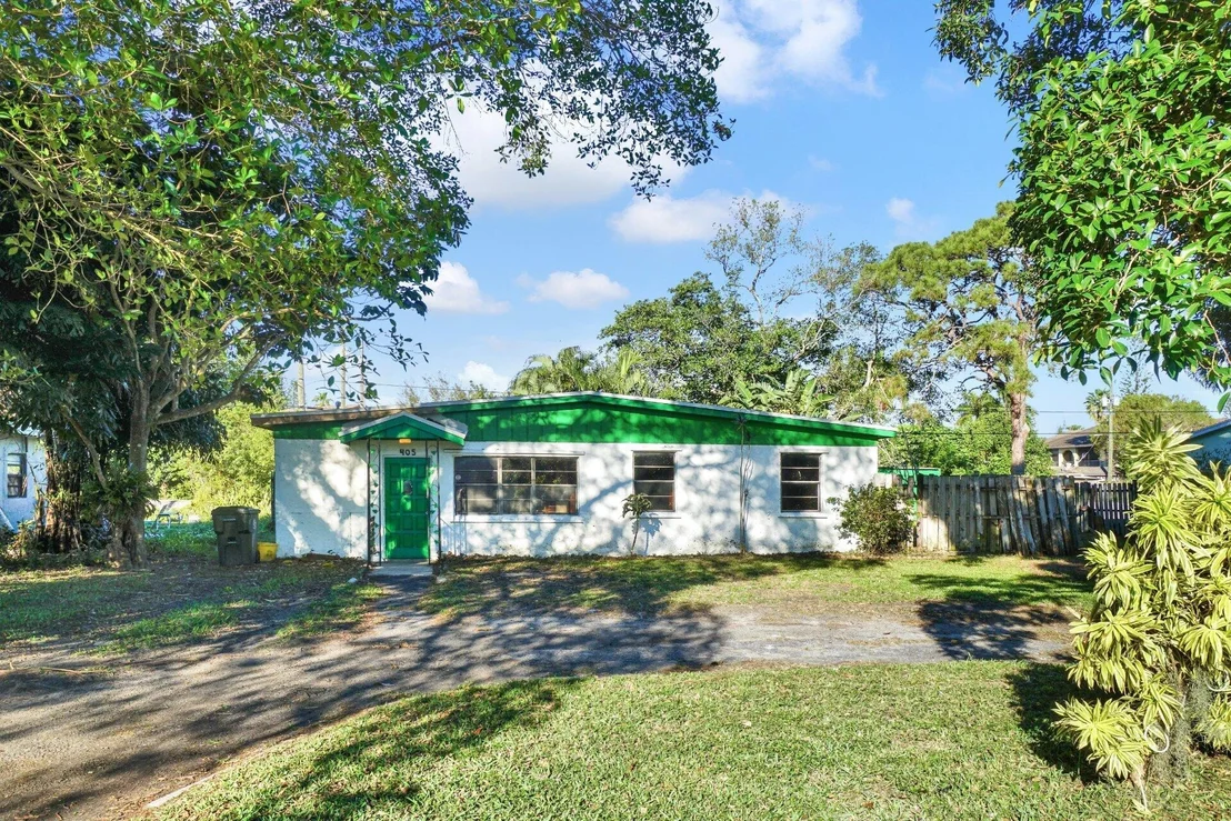 Photo of 405 Fleming Avenue