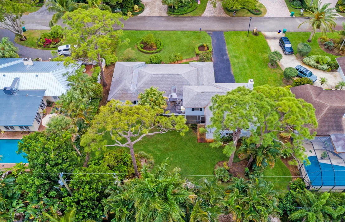Photo of 324 River Drive