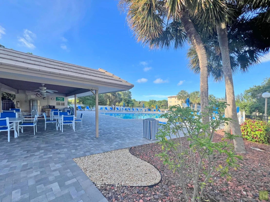 Photo of Unit M2 at 1901 Bermuda Circle