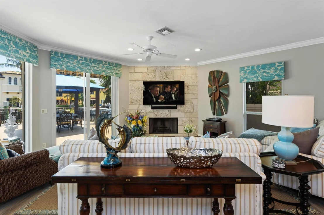 Photo of 932 Gardenia Drive